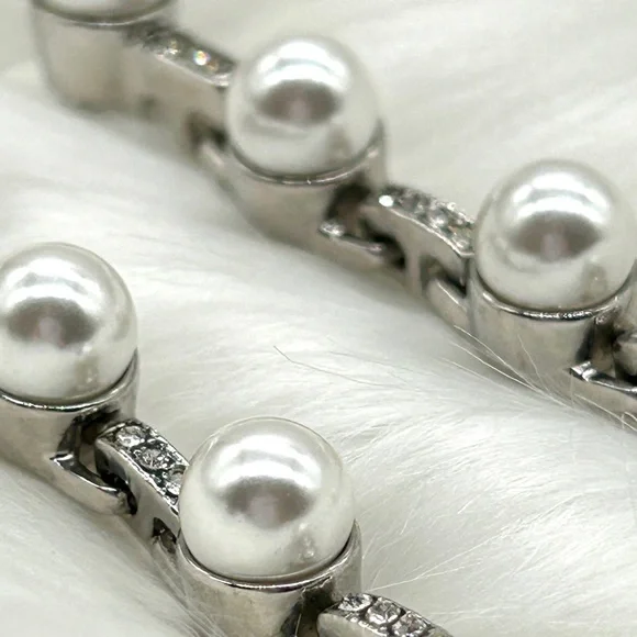 Gorgeous KJL Kenneth Jay Lane Long Silver Tone Pearl Cubic Zirconia CZ Earrings - Picture 5 of 14